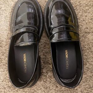 Fashion Nova Glossy Black Womens Mules